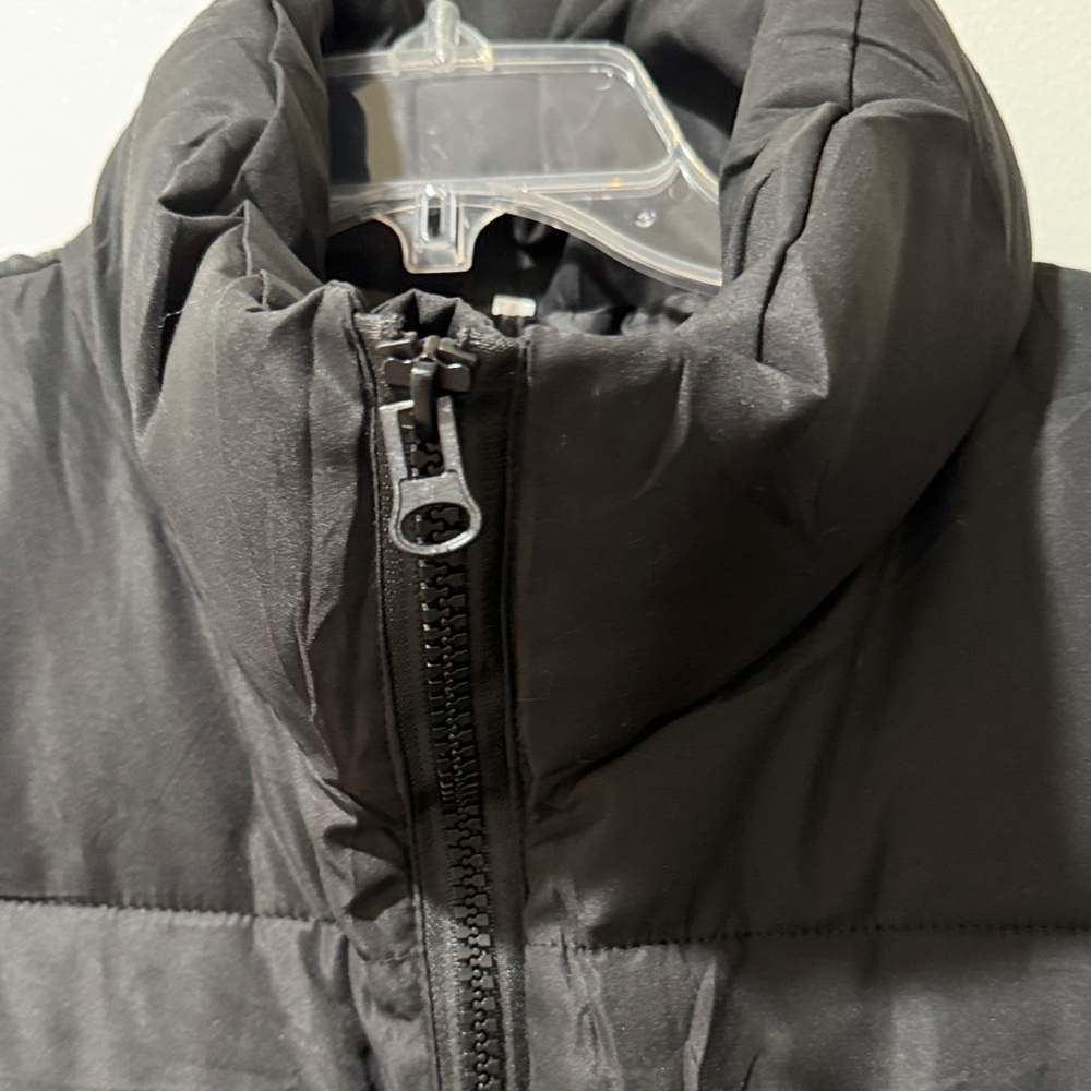 Black Quilted Puffer Vest - Picture 3 of 5